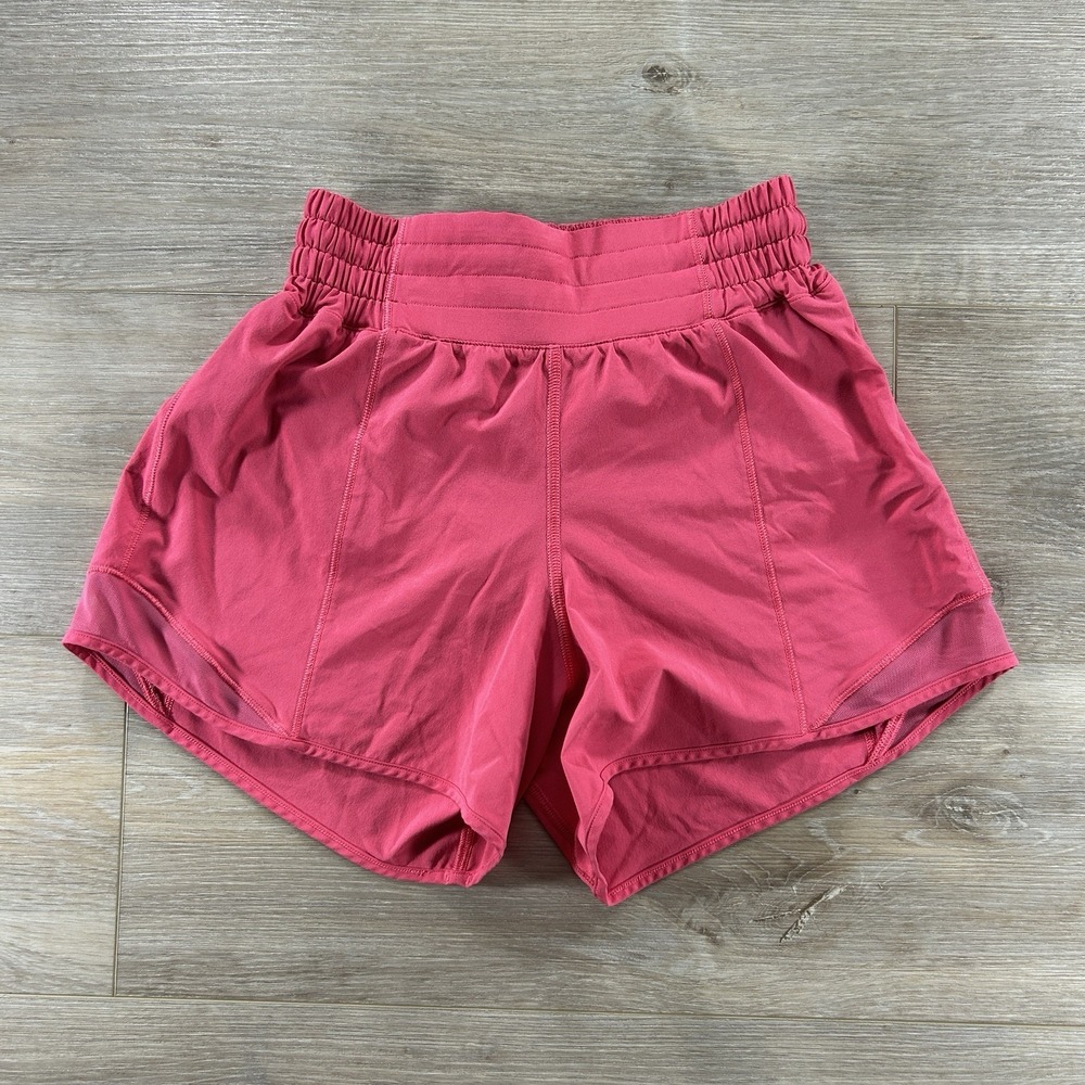 Lululemon Size 2 High Rise Hotty Hot Short 4" Lined Shorts Square Dot Coral Pink